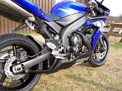 CRASHPADY CLASSIC RG RACING YAMAHA YZF-R1 LOWERS 04- 06 (SWINGARM PIVOT) BLACK