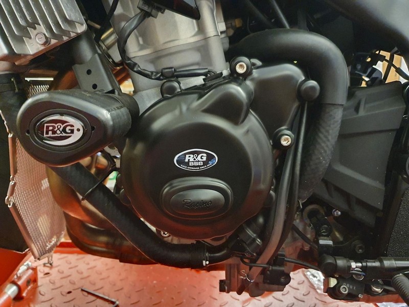 OSŁONA SILNIKA RG RACING KAWASAKI ZX-25R 20-, LEWA STRONA OSŁONA ALTERNATORA BLACK