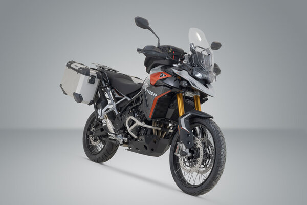 ZESTAW KUFRÓW BOCZNYCH TRAX ADV I STELAŻY SW-MOTECH TRIUMPH TIGER 900 GT/RALLY PRO SILVER 45/37L