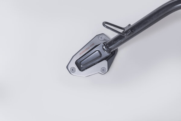 NAKŁADKA NÓŻKI BOCZNEJ SW-MOTECH BLACK/DUCATI SCRAMBLER MODELS (24-) BLACK SILVER