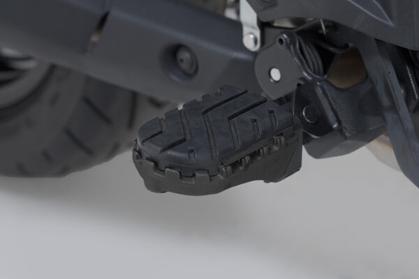 PODNÓŻKI ION SW-MOTECH SUZUKI V-STROM 800 (22-) BLACK