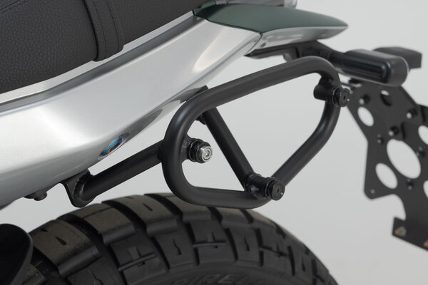 ZESTAW SAKWA I STELAŻ LEGEND GEAR LC BLACK EDITION SW-MOTECH BENELLI LEONCINO 800 TRAIL (21-)