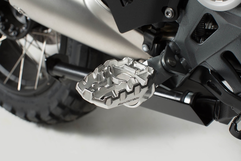 PODNÓŻKI EVO SW-MOTECH HONDA XRV 650/750 (87-03) XL600V (87-99) CRF1000L BLACK SILVER
