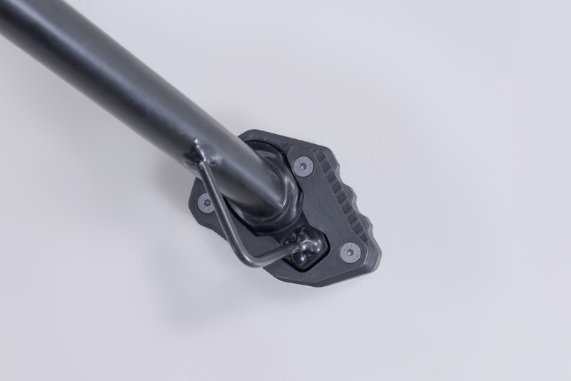 NAKŁADKA NÓŻKI BOCZNEJ SW-MOTECH BLACK/KTM 250 ADV, 390 ADV (25-) BLACK SILVER