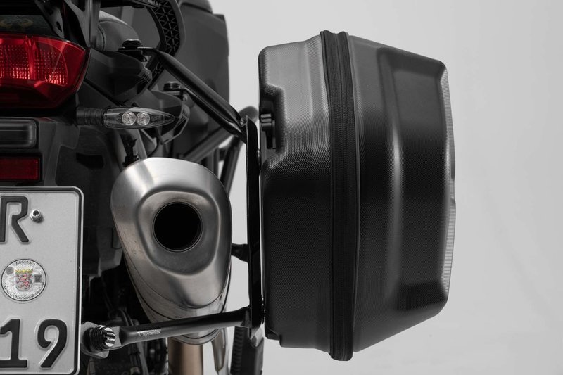ZESTAW KUFRÓW BOCZNYCH AERO ABS I STELAŻY SW-MOTECH HONDA VFR800X CROSSRUNNER (15-) BLACK 2X25L