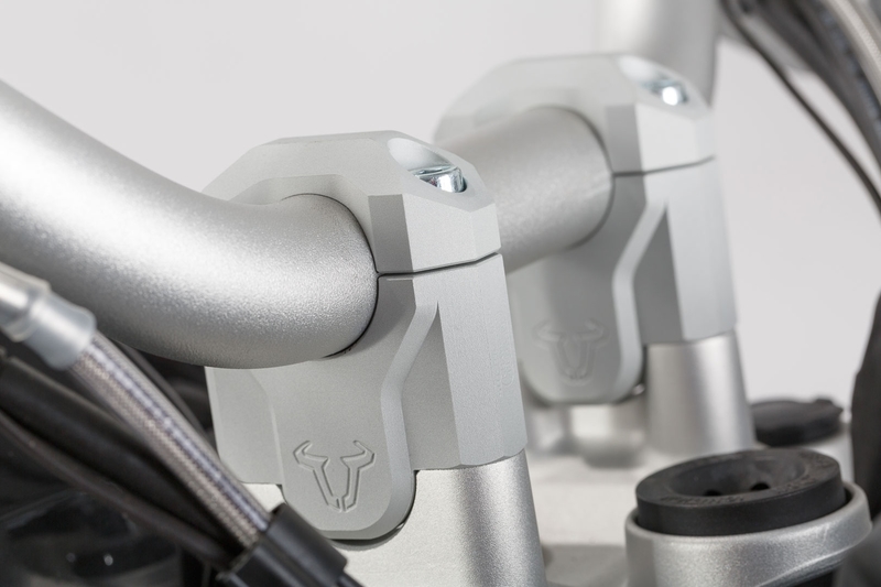 ZESTAW PODWYŻSZAJĄCY KIEROWNICĘ SW-MOTECH 40MM R1200GS (12-18) R1250GS (18-) PODWYŻSZENIE SILVER