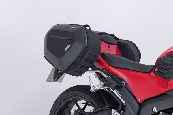 ZESTAW SAKW PRO BLAZE H I STELAŻY SW-MOTECH CB500F/CB650F/CBR500R/CBR600RR/CBR650F BLACK