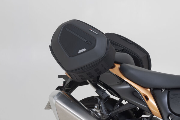 ZESTAW SAKW PRO BLAZE H I STELAŻY SW-MOTECH SUZUKI GSX 1300 R HAYABUSA (08-) BLACK