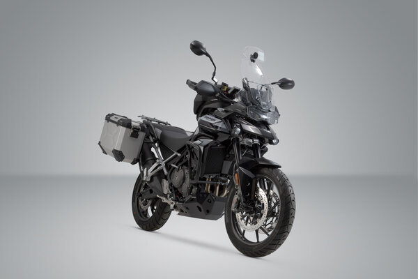 ZESTAW KUFRÓW BOCZNYCH TRAX ADV I STELAŻY SW-MOTECH TRIUMPH TIGER 900/GT/RALLY/PRO SILVER 45/37L