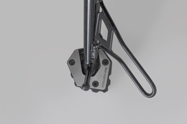 NAKŁADKA NÓŻKI BOCZNEJ SW-MOTECH MOTO GUZZI V85 TT (24-) BLACK/SILVER