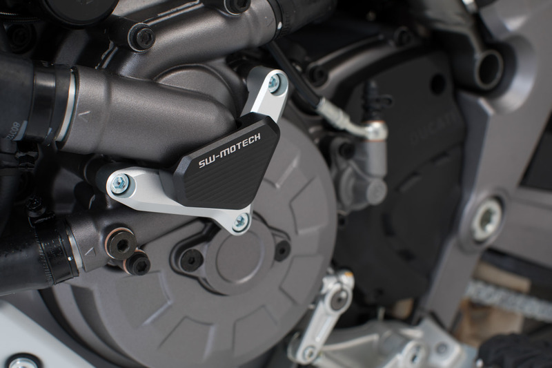 OSŁONA POMPY WODY SW-MOTECH DUCATI MODELS SILVER BLACK