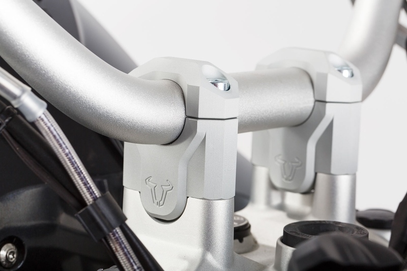 ZESTAW PODWYŻSZAJĄCY KIEROWNICĘ SW-MOTECH 40MM R1200GS (12-18) R1250GS (18-) PODWYŻSZENIE SILVER