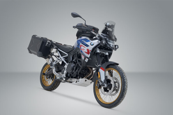 ZESTAW KUFRÓW BOCZNYCH TRAX ADV I STELAŻY SW-MOTECH BMW F 900 GS (23-) BLACK 45/37L