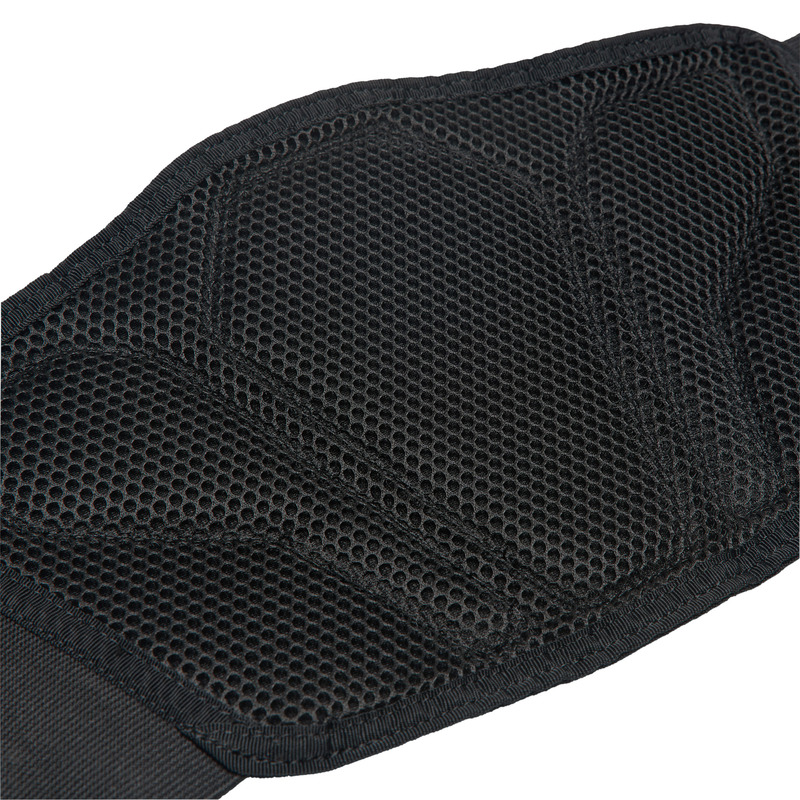 PAS NERKOWY Z OCHRANIACZAMI FOX TITAN SPORT BELT BLACK