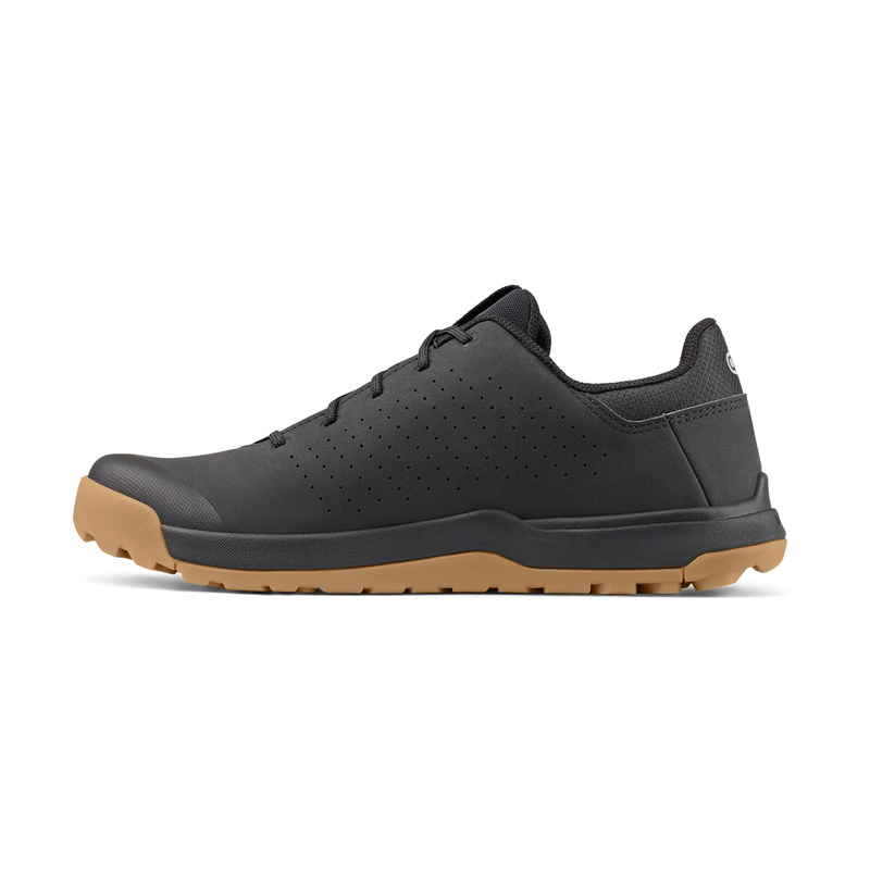 BUTY CRANKBROTHERS STAMP TRAIL LACE BLACK BLACK - GUM OUTSOLE