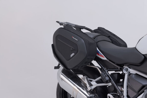 ZESTAW SAKW PRO BLAZE H I STELAŻY SW-MOTECH BMW R 1200 R/RS (14-18), R 1250 R/RS (18-) BLACK