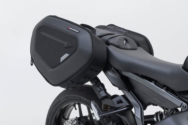 ZESTAW SAKW PRO BLAZE I STELAŻY SW-MOTECH YAMAHA MT-09 (23-) BLACK