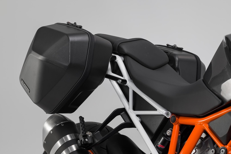 ZESTAW KUFRÓW BOCZNYCH URBAN ABS I STELAŻY SW-MOTECH KTM 1290 SUPER DUKE R (13-19) BLACK 2X16,5L