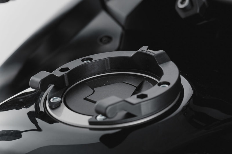 UCHWYT MOCUJĄCY TANKRING ION SW-MOTECH 5 ŚRUBKAWASAKI MODELS BLACK