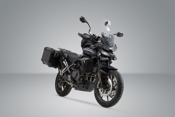 ZESTAW KUFRÓW BOCZNYCH TRAX ADV I STELAŻY SW-MOTECH TRIUMPH TIGER 900/GT/RALLY/PRO BLACK 45/37L