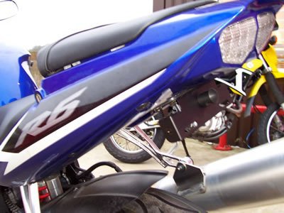 MOCOWANIE TABLICY REJESTRACYJNEJ RG RACING YZF-R6 03- 05/R1 02- 03