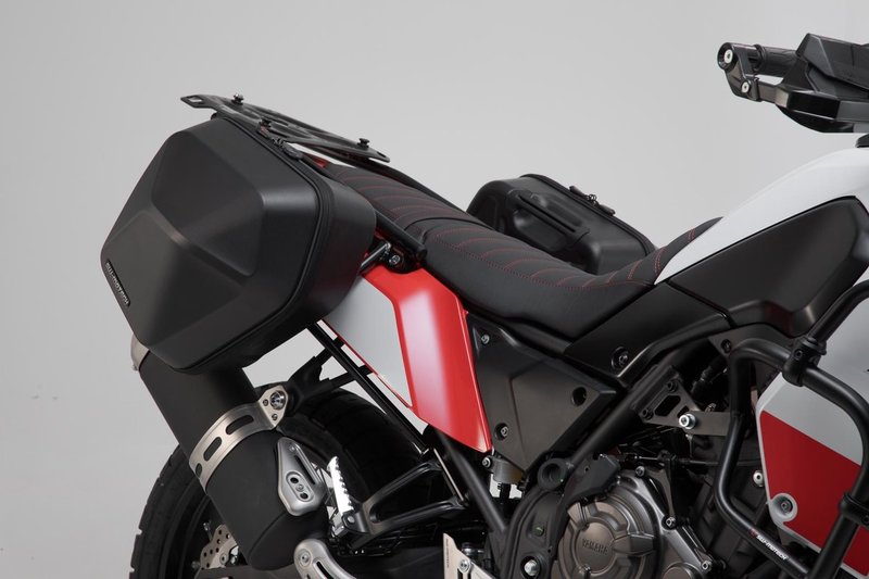 ZESTAW KUFRÓW BOCZNYCH URBAN ABS I STELAŻY SW-MOTECH YAMAHA TENERE 700 (19-) BLACK 2X16,5L