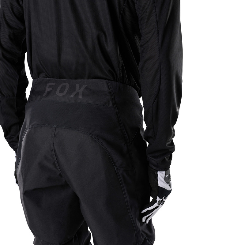 SPODNIE MOTOCYKLOWE FOX 180 BLACKOUT BLACK