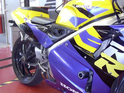 CRASHPADY CLASSIC RG RACING HONDA VFR400R (NC30) ALT. KIT BLACK