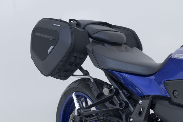 ZESTAW SAKW PRO BLAZE I STELAŻY SW-MOTECH YAMAHA MT-07/MOTO CAGE/TRACER BLACK