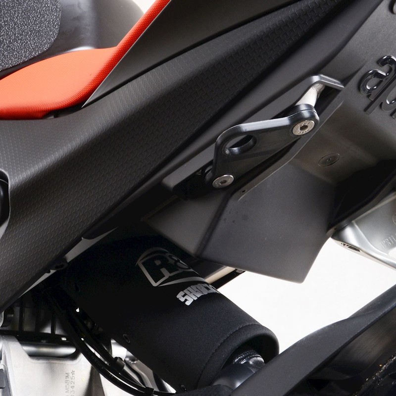UCHWYTY NA PASY TRANSPORTOWE RG RACING, 2 SZT APRILIA RS660 21-/660 TUONO 21- BLACK