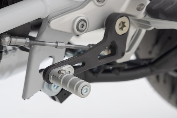 DŹWIGNIA ZMIANY BIEGÓW SW-MOTECH BMW R 1200 R/RS (14-18) R 1250 R/RS (18-) BLACK SILVER
