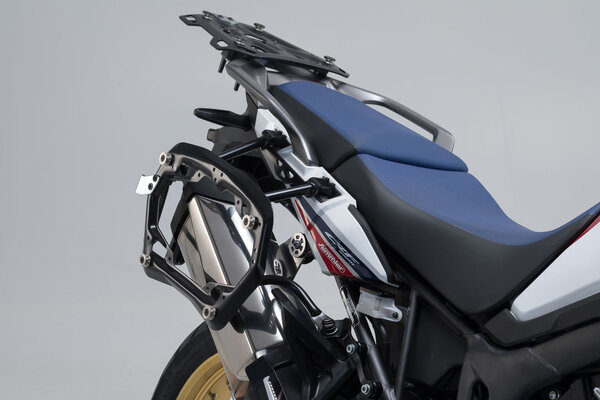 ZESTAW KUFRÓW BOCZNYCH SW-MOTECH DUSC CRF1000L AFRICA TWIN (15-17) 41/33L BLACK
