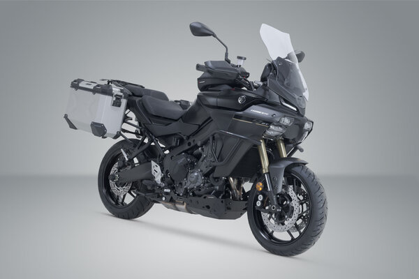 ZESTAW KUFRA CENTRALNEGO TRAX ADV SW-MOTECH PLATEADO. 37/37 L. YAMAHA TRACER 9/GT/GT+ (24-)