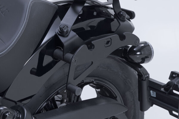 ZESTAW SAKW I STELAŻY LEGEND GEAR SW-MOTECH LH1/LH1 2X 19,5 L. INDIAN SCOUT-MODELLE (24-)