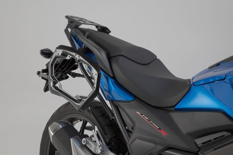 ZESTAW KUFRÓW BOCZNYCH TRAX ADV I STELAŻY SW-MOTECH HONDA NC750X/XSNC750S/SD BLACK 37/37L