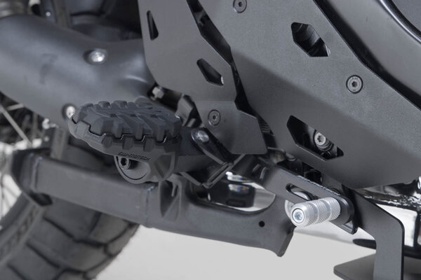 PODNÓŻKI EVO SW-MOTECH TRIUM TIGER 800/ 900/ 1200, SCRAMBLER 1200 BLACK