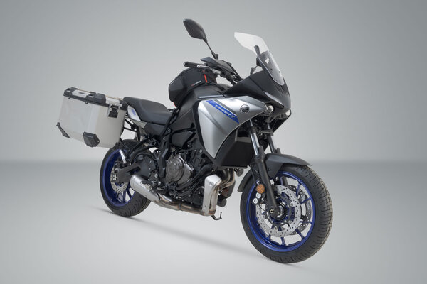 ZESTAW KUFRÓW BOCZNYCH TRAX ADV I STELAŻY SW-MOTECH YAMAHA MT-07 TRACER (16-) SILVER 45/45 L