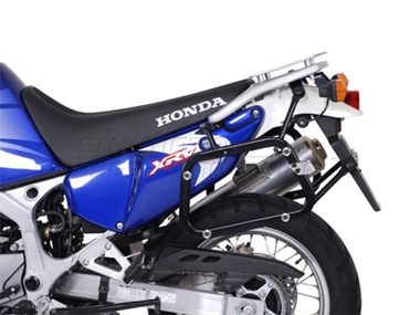 ZESTAW KUFRÓW BOCZNYCH TRAX ADV I STELAŻY SW-MOTECH HONDA XRV750 AFRICA TWIN (92-03) BLACK 45/37L