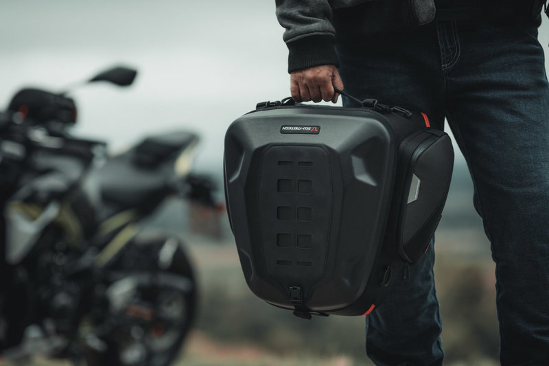 TORBA TYLNA SW-MOTECH PRO REARBAG BLACK/ANTHRACITE 22-34L