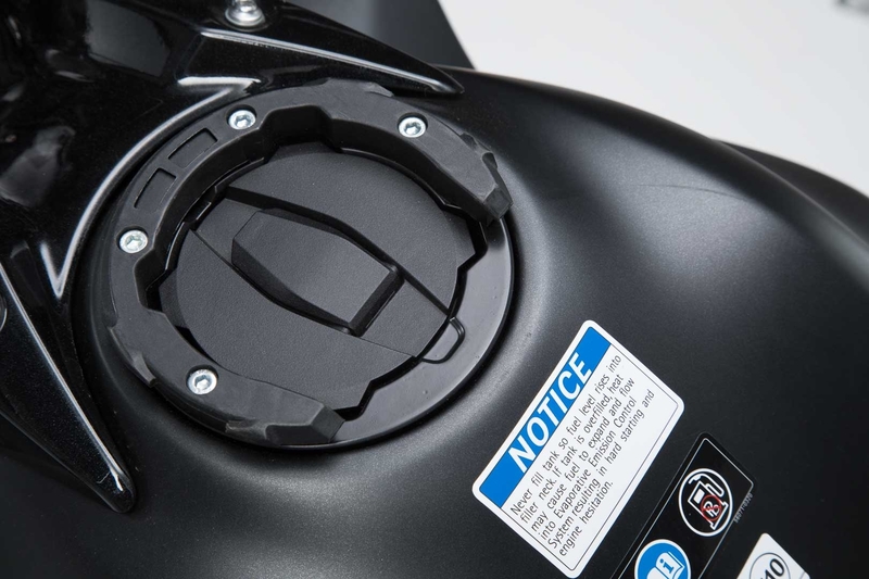 UCHWYT MOCUJĄCY TANKRING EVO SW-MOTECH KAWASAKI Z650 (16-22)/NINJA 650 (16-) BLACK