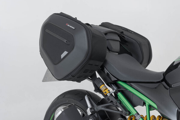 ZESTAW SAKW PRO BLAZE H I STELAŻY SW-MOTECH KAWASAKI Z900 SE (20-) BLACK
