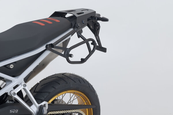 STELAŻ BOCZNY SLC LEWY SW-MOTECH BMW F 900 GS (23-)