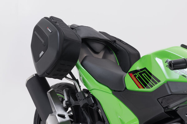 ZESTAW SAKW PRO BLAZE H I STELAŻY SW-MOTECH KAWASAKI NINJA 500 SE, Z500 (23-) BLACK