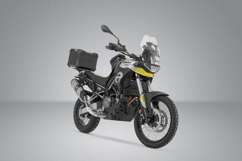 ZESTAW KUFRA CENTRALNEGO TRAX ADV SW-MOTECH APRILIA TUAREG 660 (21-) BLACK