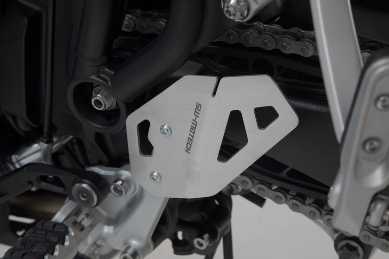 OSŁONA PIĘTY NA LEWĄ STRONĘ SW-MOTECH TRIUMPH TIGER 900/GT/RALLY/PRO (19-23) SILVER