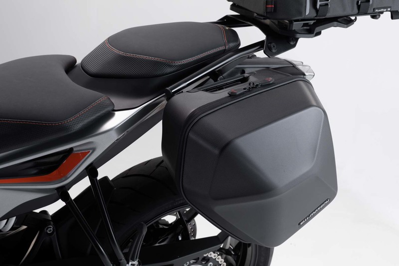 ZESTAW KUFRA BOCZNEGO URBAN ABS I STELAŻA SW-MOTECH KTM 790 DUKE (18-)/ 890 DUKE R (19-) BLACK 1X16,