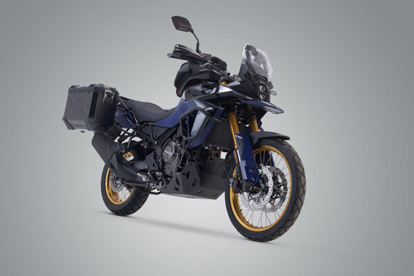 ZESTAW KUFRÓW BOCZNYCH TRAX ADV I STELAŻY SW-MOTECH SUZUKI V-STROM 800/800DE (22-) BLACK 45/37L.