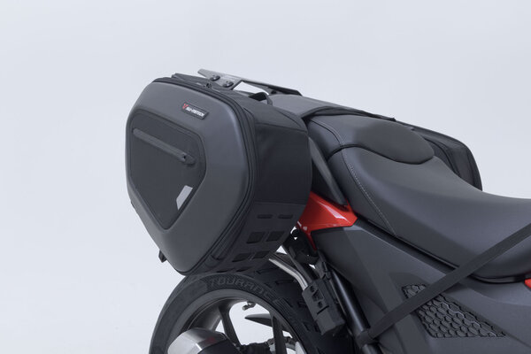 ZESTAW SAKW PRO BLAZE H I STELAŻY SW-MOTECH HONDA NC750X / XD (20-) BLACK