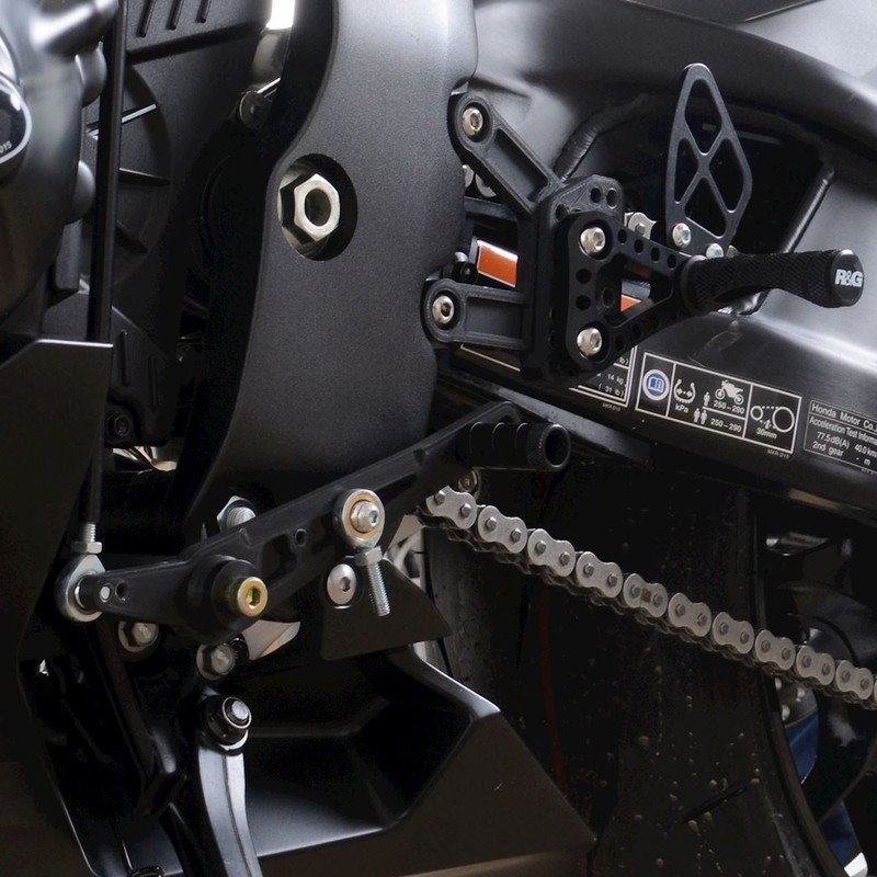 PODNÓŻKI REGULOWANE RG RACING HONDA CBR1000RR-R (SP) 20- BLACK