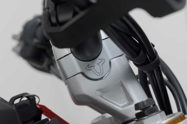 ZESTAW PODWYŻSZAJĄCY KIEROWNICĘ SW-MOTECH 20MM TRIUMPH TIGER 900 GT/RALLY PRO SILVER